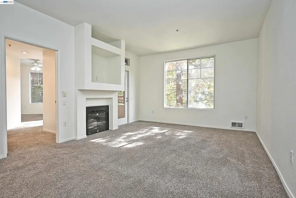 280 Caldecott Ln Oakland, CA 94618