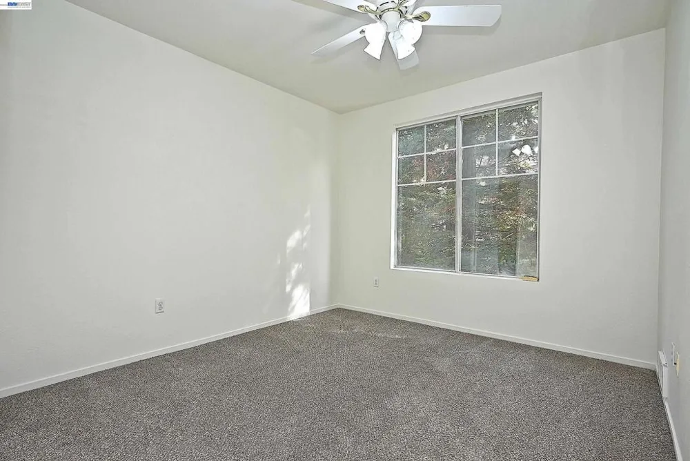 280 Caldecott Ln Oakland, CA 94618