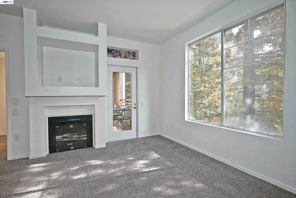 280 Caldecott Ln Oakland, CA 94618