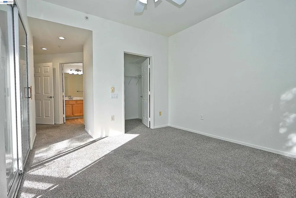 280 Caldecott Ln Oakland, CA 94618