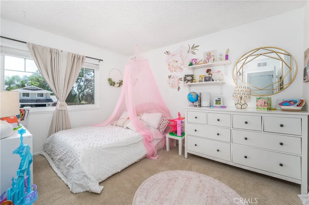 26965 Parkmont Lake Forest, CA 92630