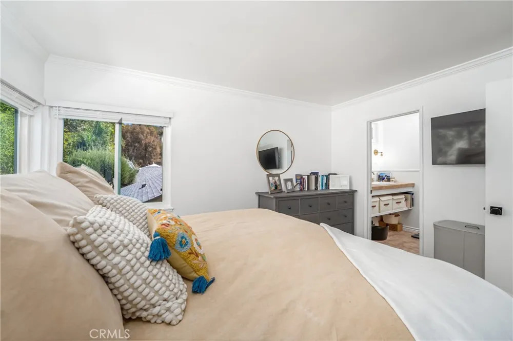 26965 Parkmont Lake Forest, CA 92630