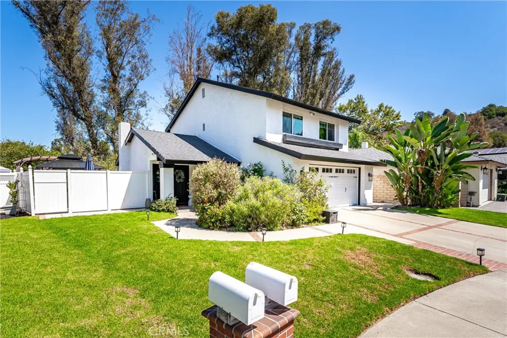 26965 Parkmont Lake Forest, CA 92630