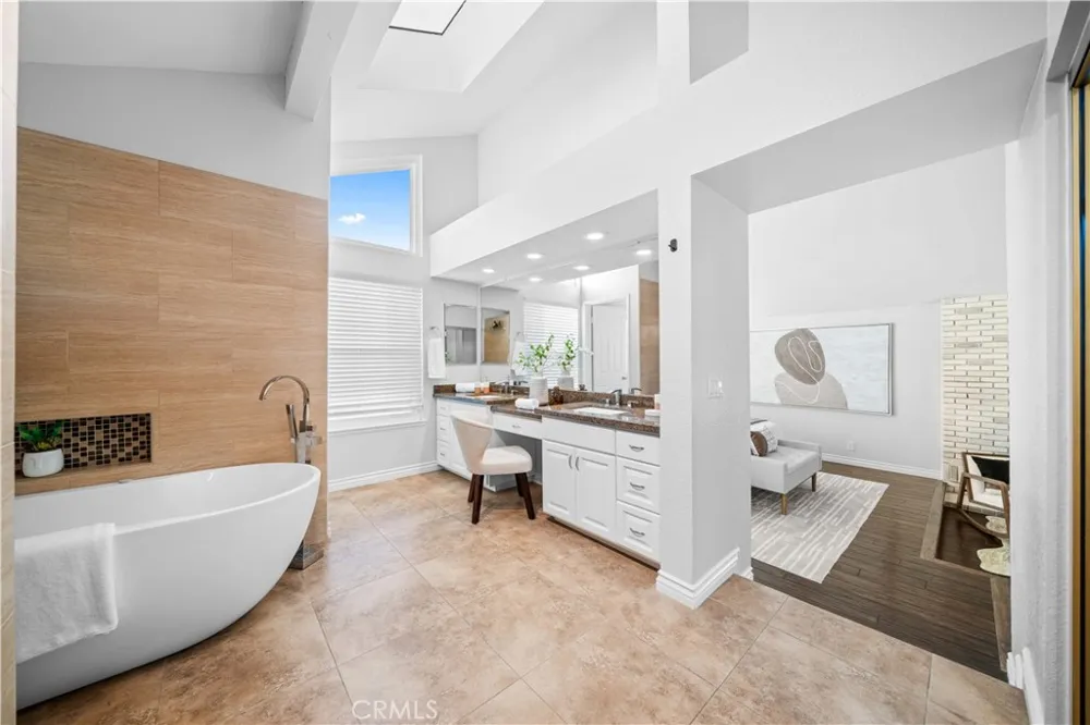 41 Hermosa Irvine, CA 92620