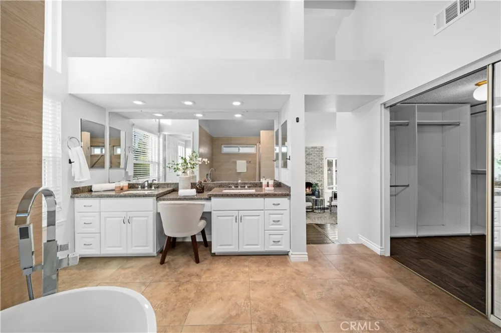 41 Hermosa Irvine, CA 92620