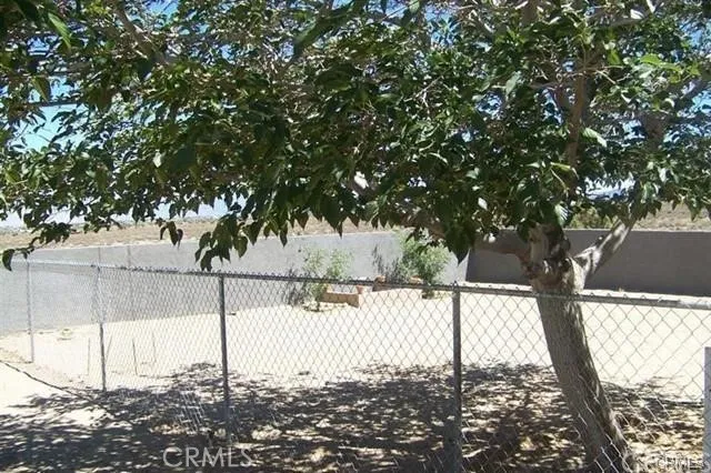 9548 White Road Phelan, CA 92371