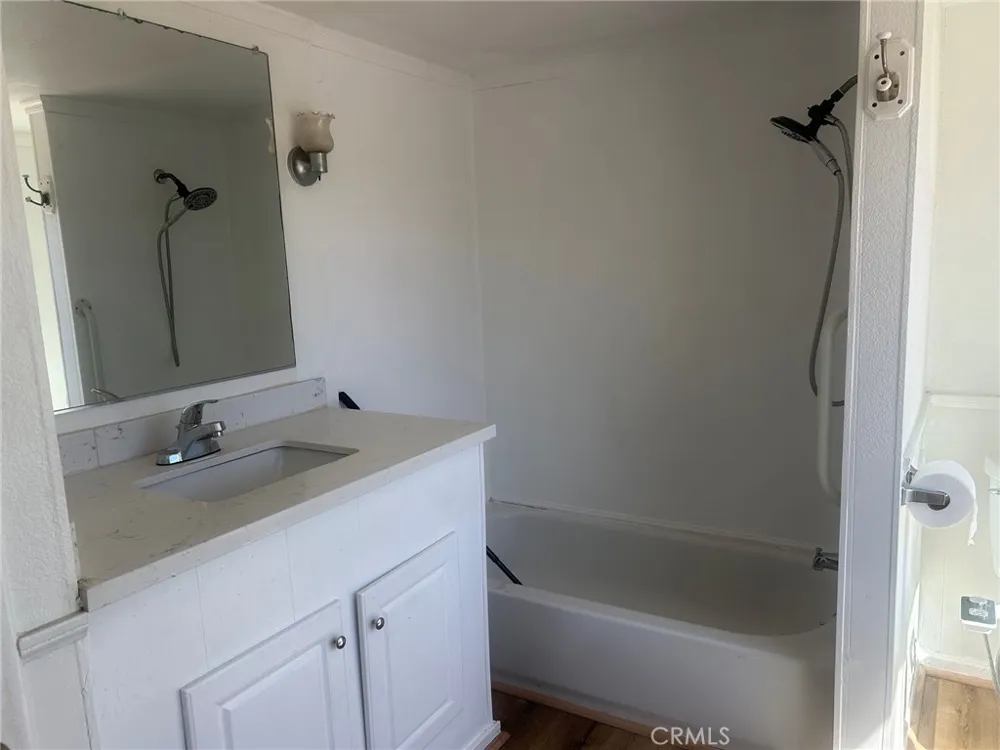 9548 White Road Phelan, CA 92371