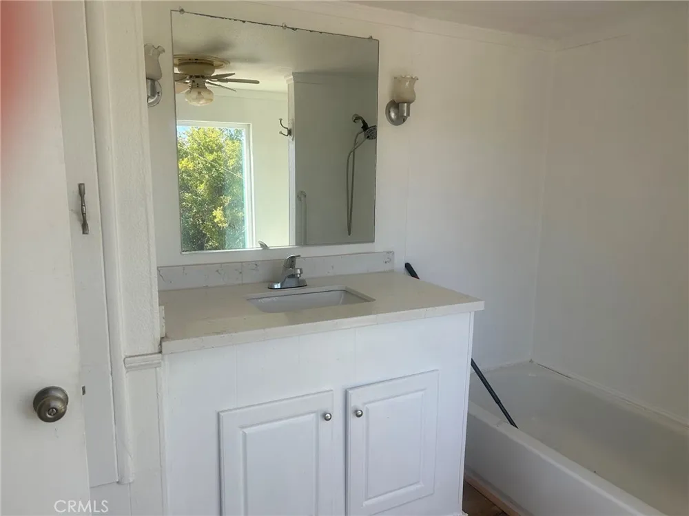 9548 White Road Phelan, CA 92371
