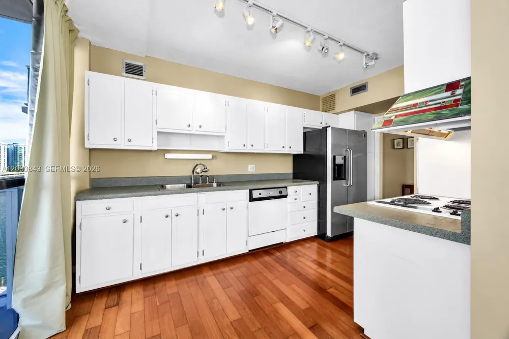 900 Bay Dr #601 Miami Beach, FL 33141