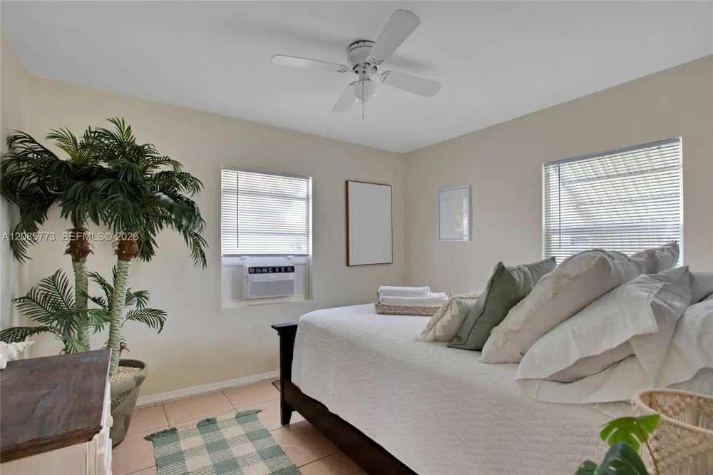 2315 Hope St Hollywood, FL 33020