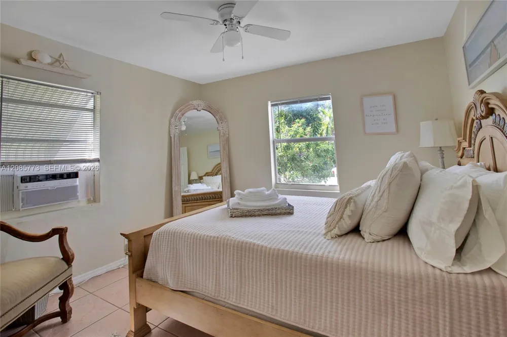 2315 Hope St Hollywood, FL 33020