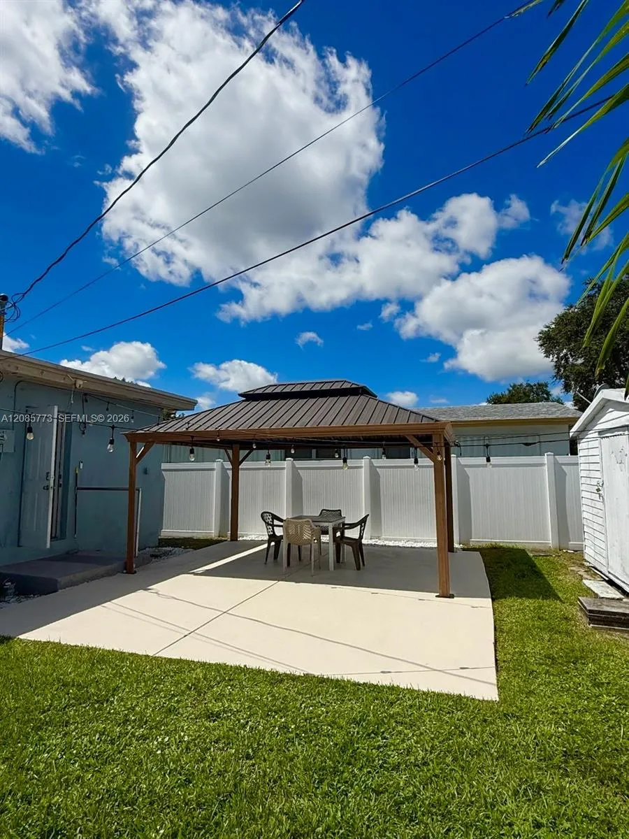 2315 Hope St Hollywood, FL 33020