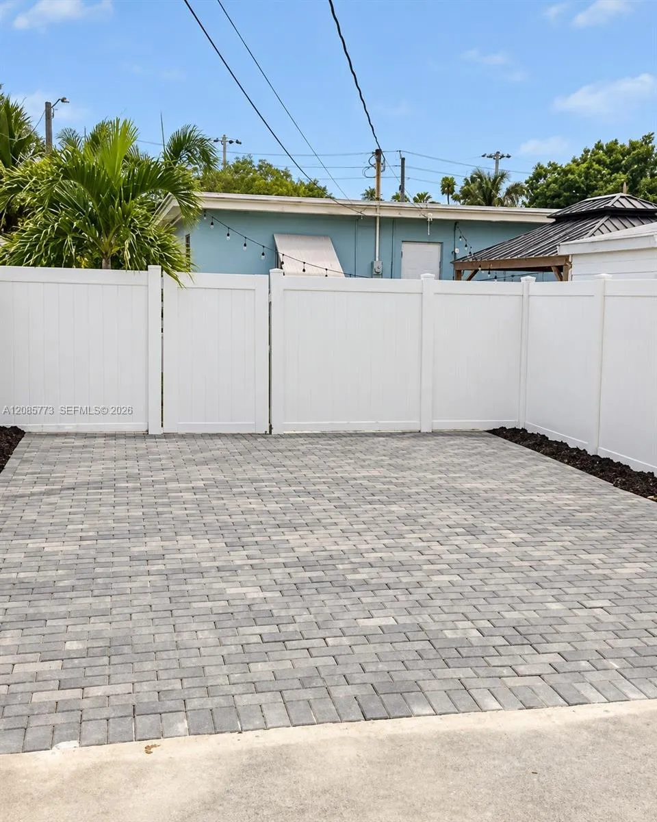 2315 Hope St Hollywood, FL 33020