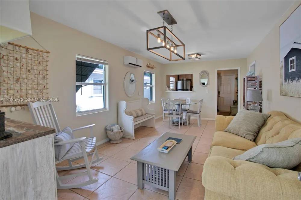 2315 Hope St Hollywood, FL 33020
