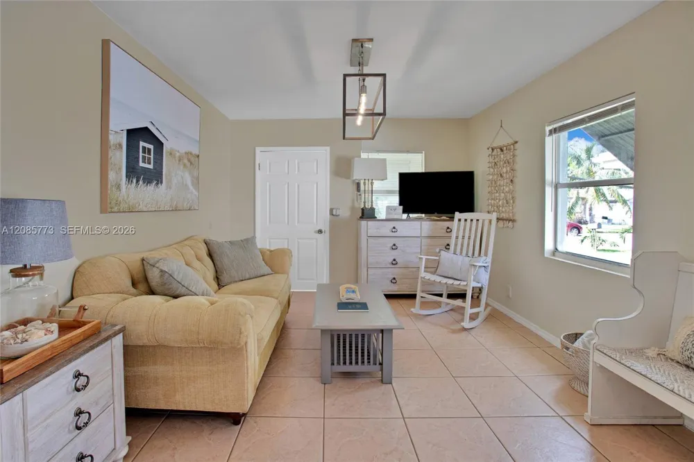 2315 Hope St Hollywood, FL 33020
