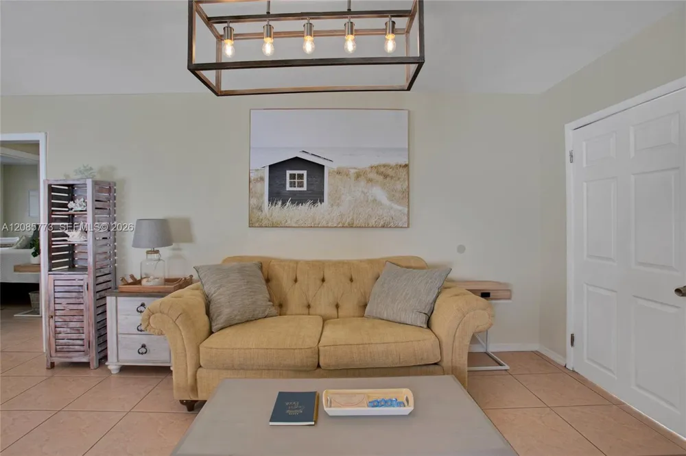 2315 Hope St Hollywood, FL 33020