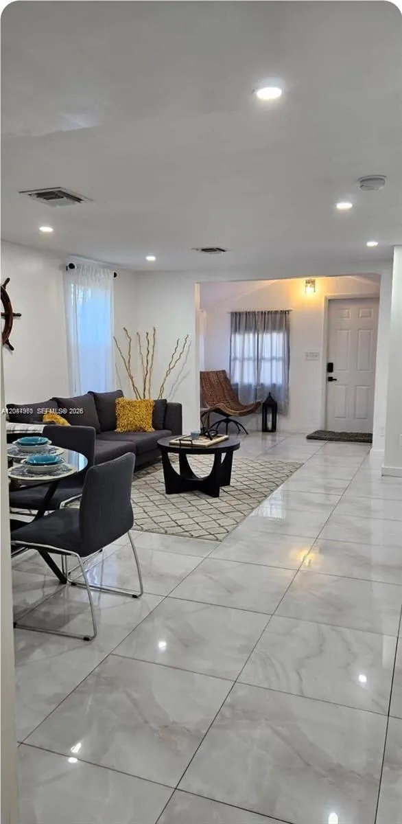 144 NW 7th Ave #1 Dania Beach, FL 33004