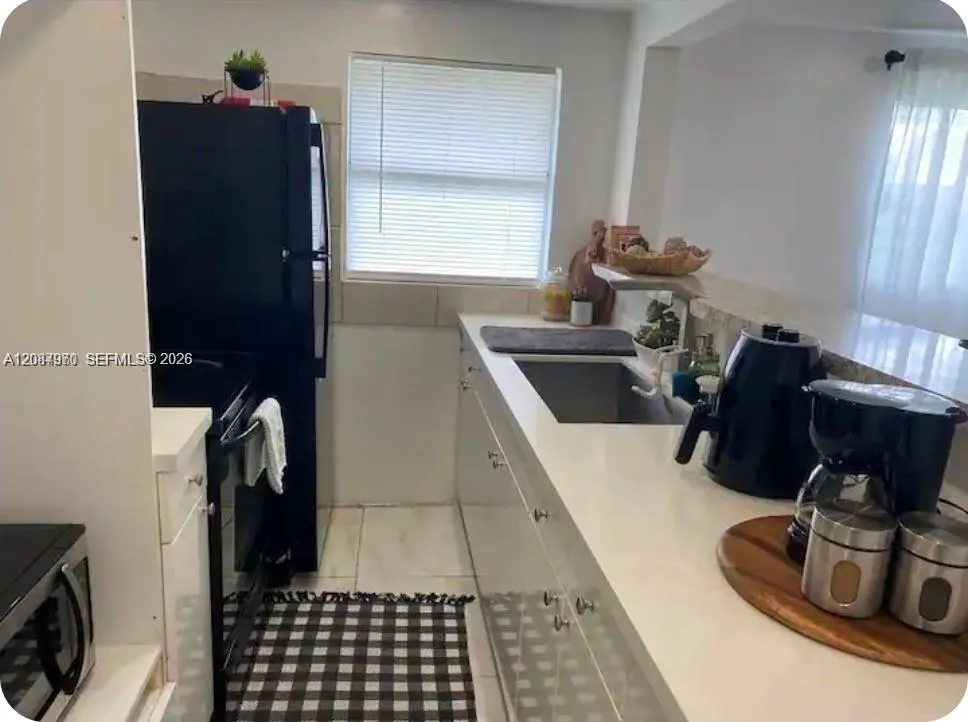 144 NW 7th Ave #1 Dania Beach, FL 33004
