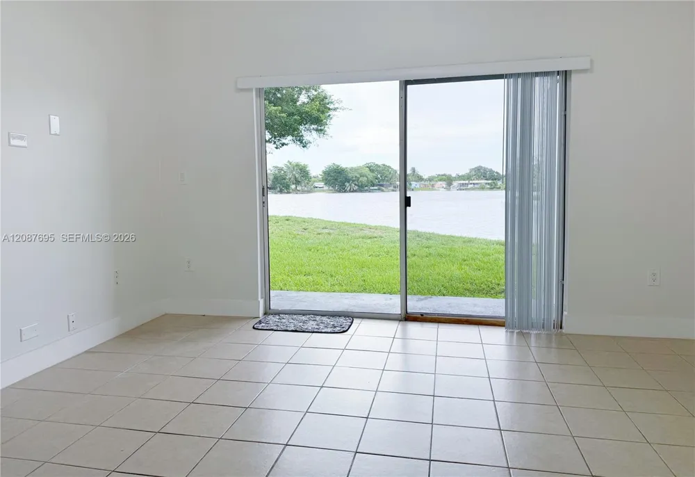 2001 NW 96th Ter #10J Pembroke Pines, FL 33024