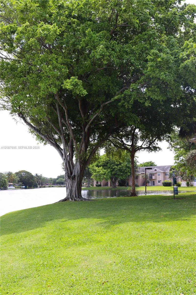 2001 NW 96th Ter #10J Pembroke Pines, FL 33024