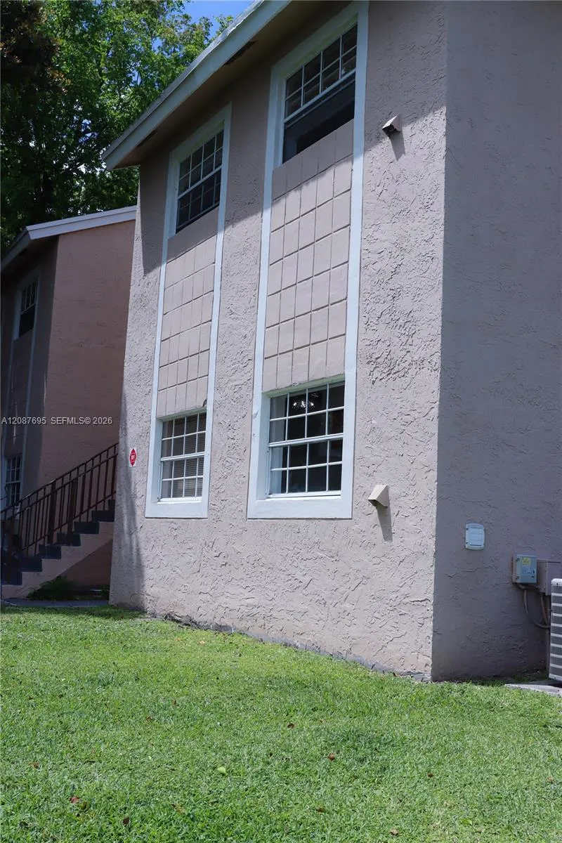 2001 NW 96th Ter #10J Pembroke Pines, FL 33024