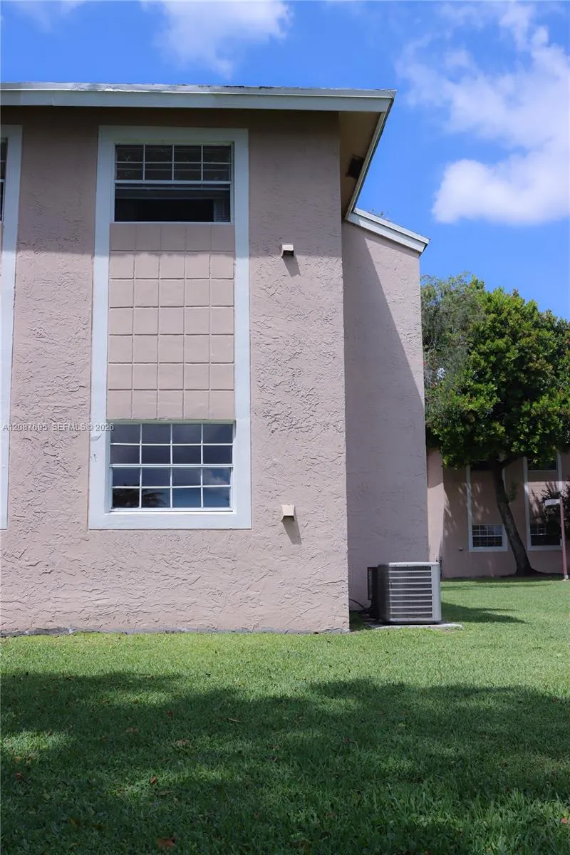 2001 NW 96th Ter #10J Pembroke Pines, FL 33024