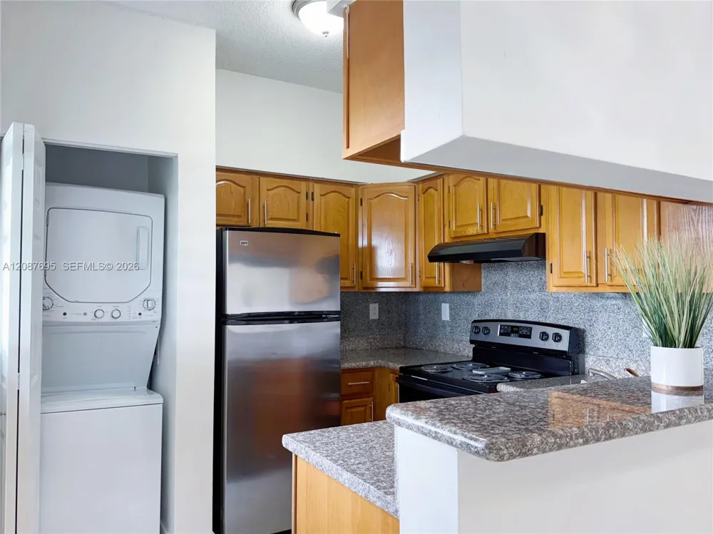 2001 NW 96th Ter #10J Pembroke Pines, FL 33024