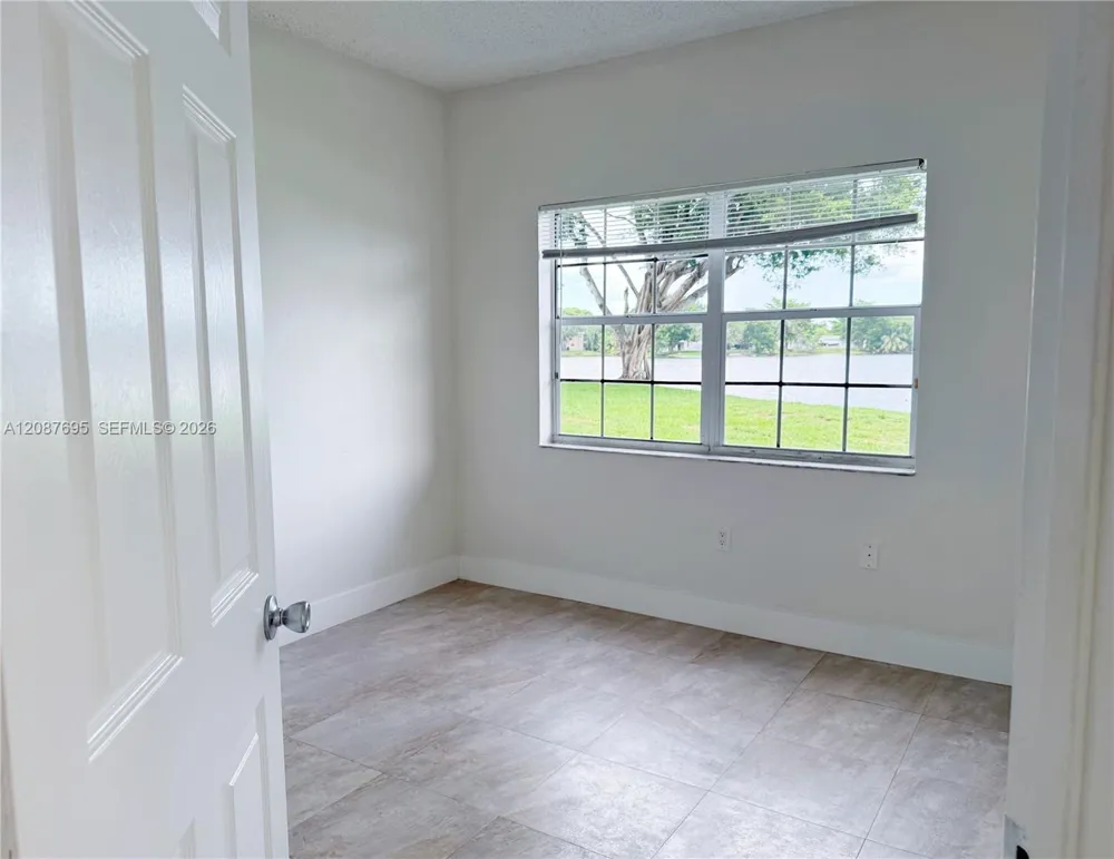2001 NW 96th Ter #10J Pembroke Pines, FL 33024