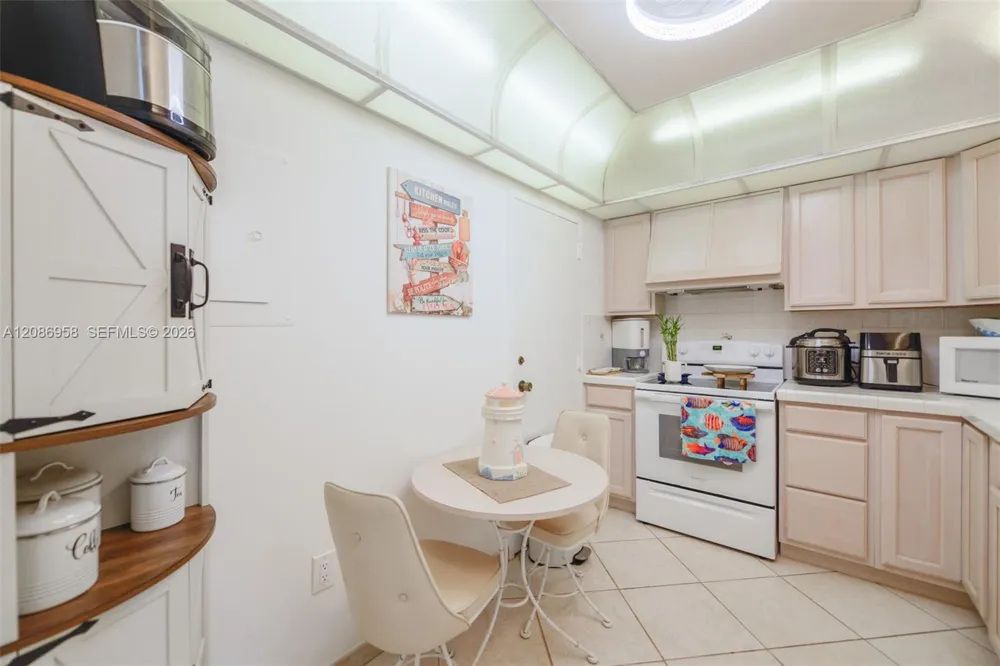 1950 S Ocean Dr #18B Hallandale Beach, FL 33009