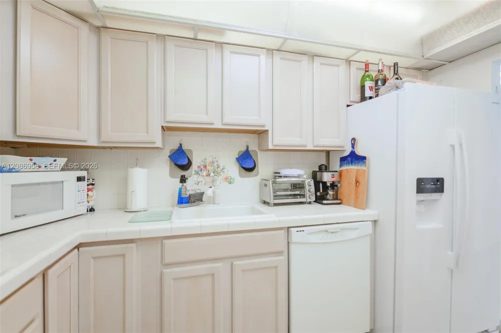 1950 S Ocean Dr #18B Hallandale Beach, FL 33009