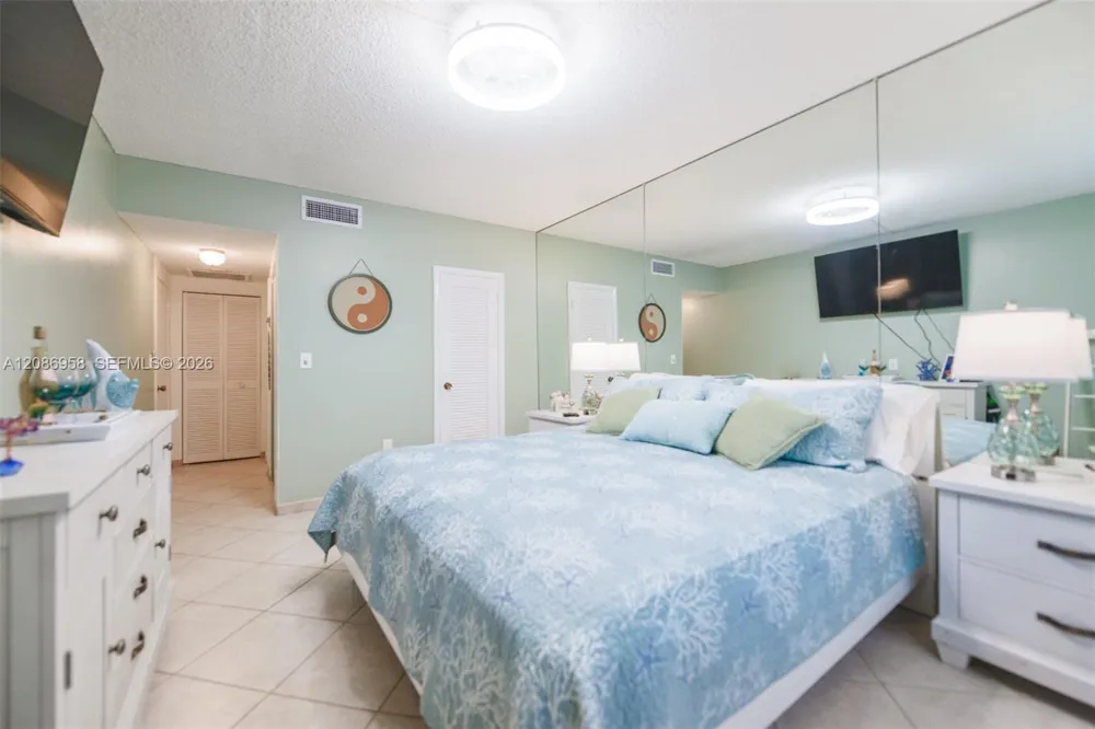 1950 S Ocean Dr #18B Hallandale Beach, FL 33009