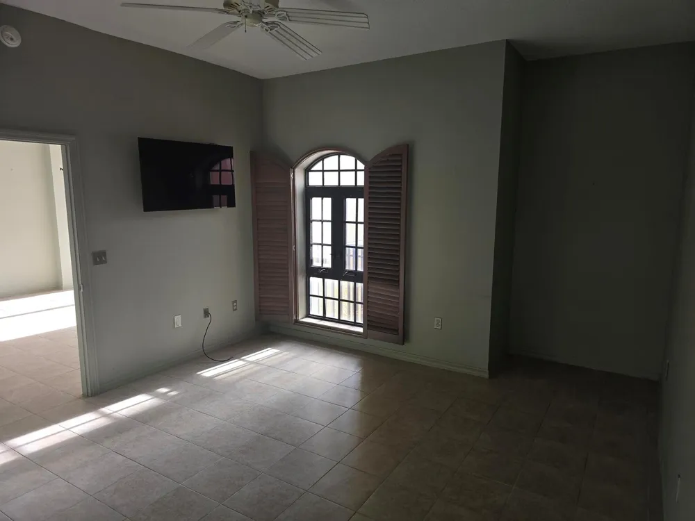 511 Lucerne Avenue #512 