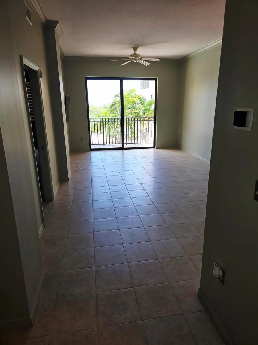 511 Lucerne Avenue #512 