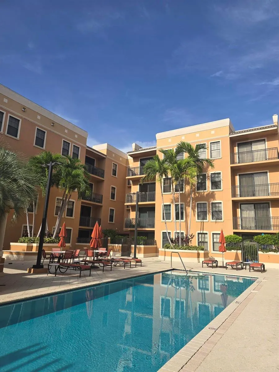 511 Lucerne Avenue #512 