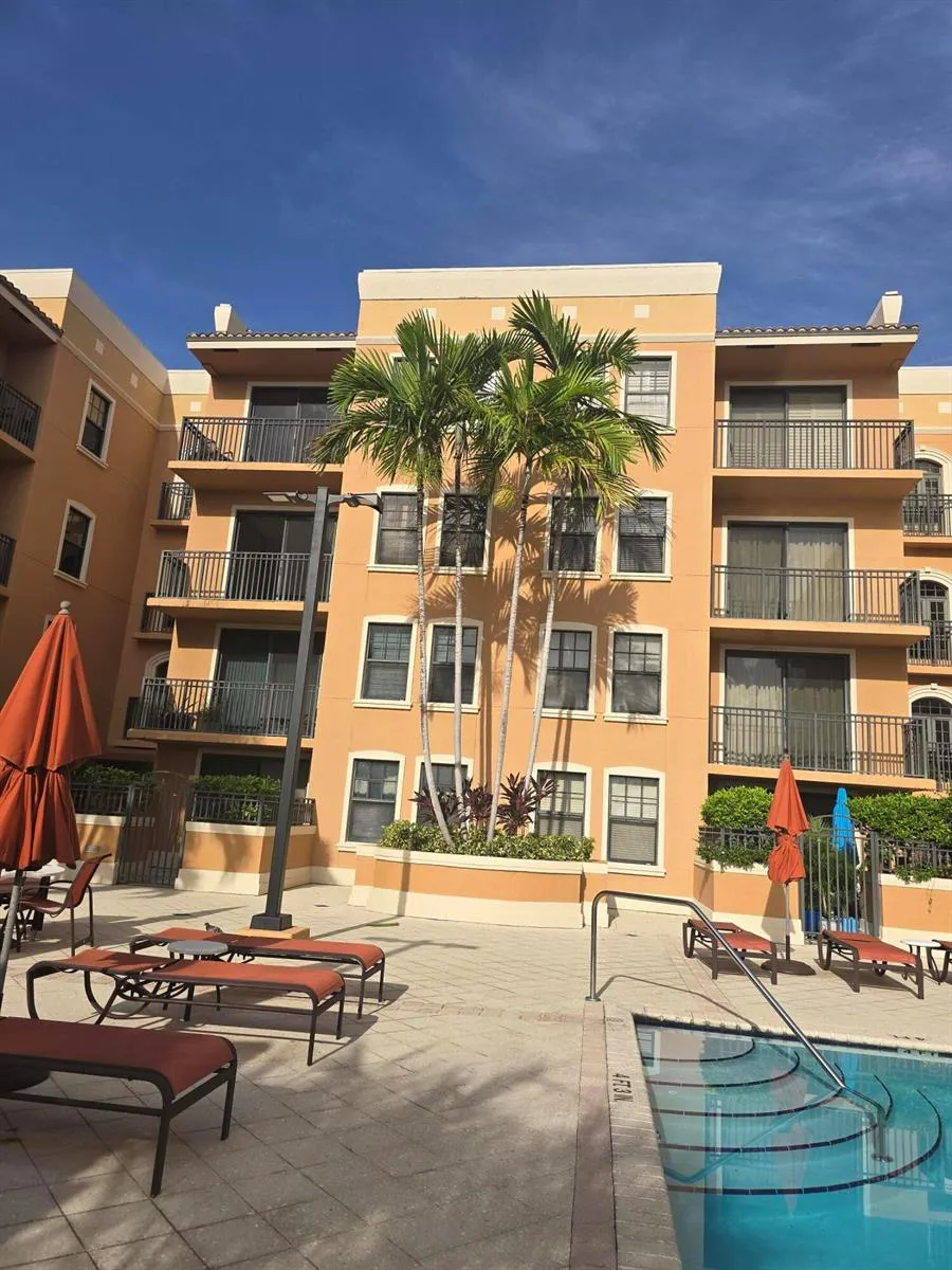 511 Lucerne Avenue #512 
