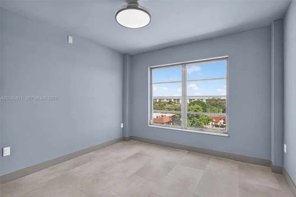 4174 Inverrary Dr #815 Lauderhill, FL 33319