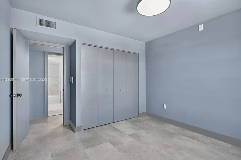 4174 Inverrary Dr #815 Lauderhill, FL 33319