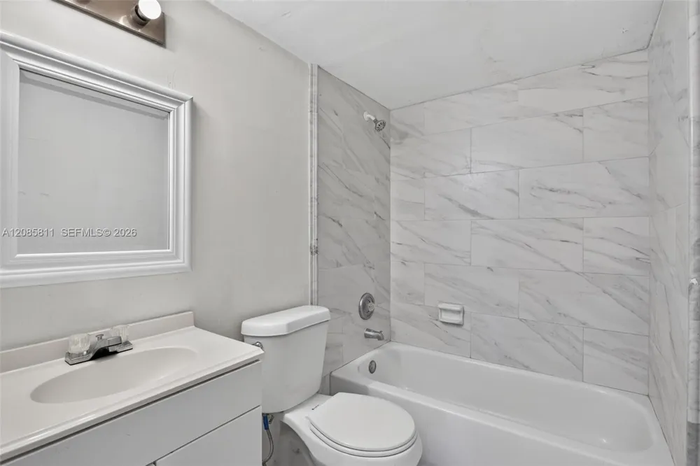 4174 Inverrary Dr #815 Lauderhill, FL 33319
