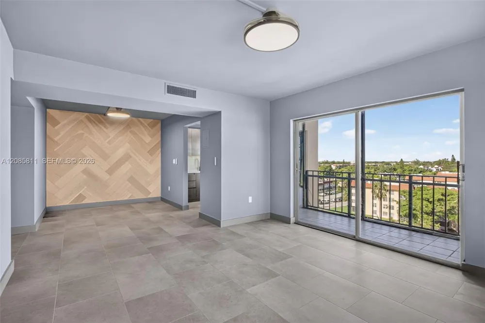 4174 Inverrary Dr #815 Lauderhill, FL 33319