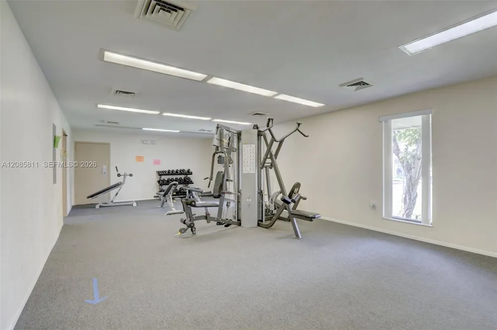 4174 Inverrary Dr #815 Lauderhill, FL 33319