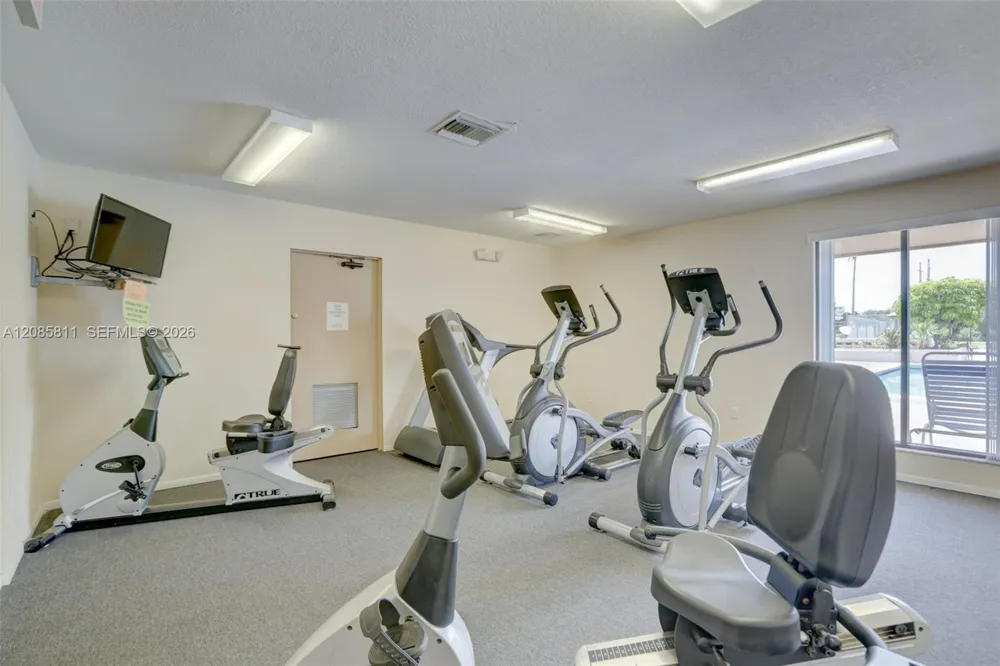 4174 Inverrary Dr #815 Lauderhill, FL 33319
