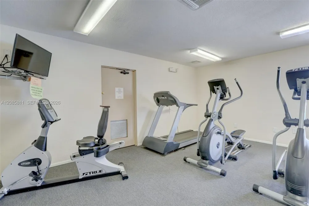 4174 Inverrary Dr #815 Lauderhill, FL 33319