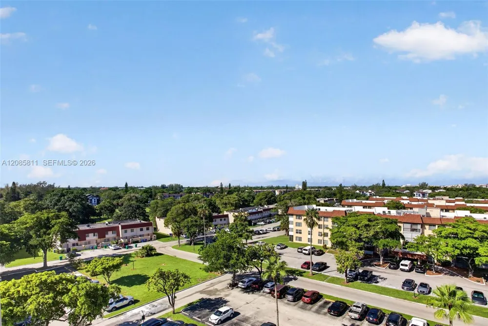 4174 Inverrary Dr #815 Lauderhill, FL 33319