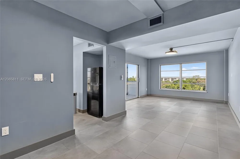 4174 Inverrary Dr #815 Lauderhill, FL 33319