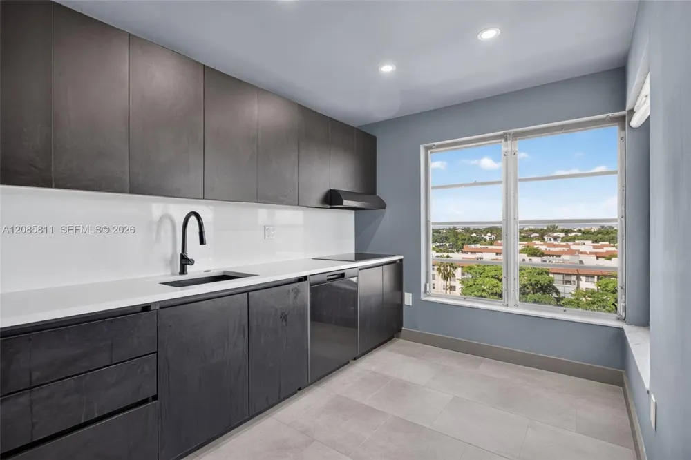 4174 Inverrary Dr #815 Lauderhill, FL 33319