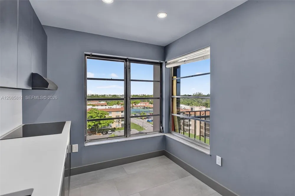 4174 Inverrary Dr #815 Lauderhill, FL 33319