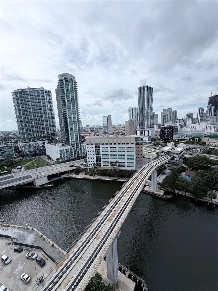 31 SE 5th St #2001 Miami, FL 33131