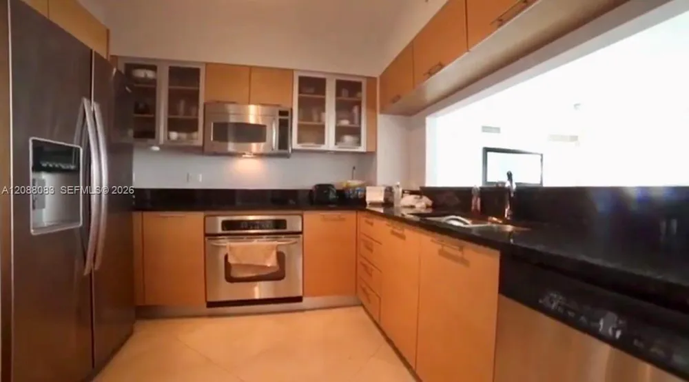 31 SE 5th St #2001 Miami, FL 33131