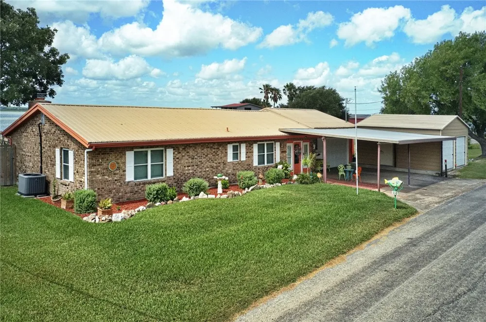 116 Sunset Drive Mathis, TX 78368