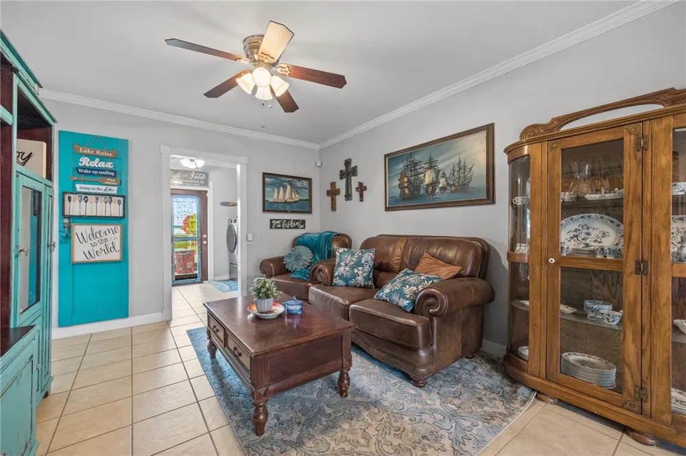 116 Sunset Drive Mathis, TX 78368